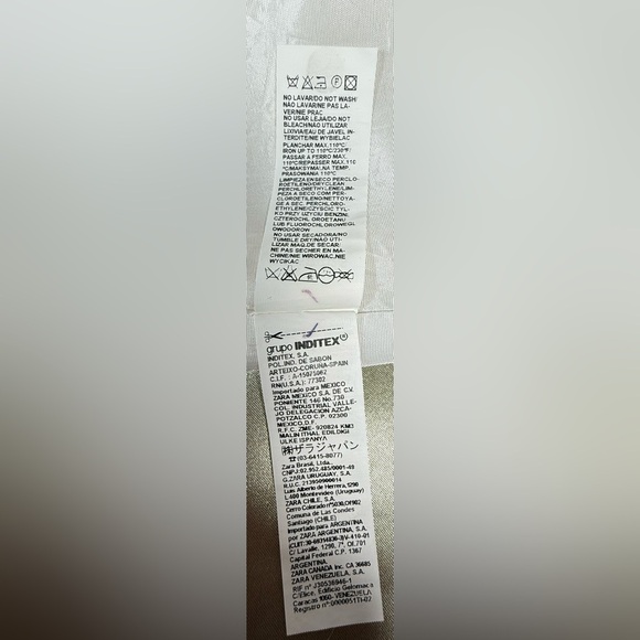 Zara Basic.
This is an elegant two-piece skirt suit crafted. - Picture 8 of 10